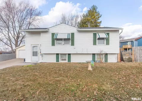 2530 W 55th St, Davenport, IA 52806