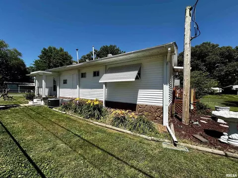 817 Bramlet St, Eldorado, IL 62930 photo 36