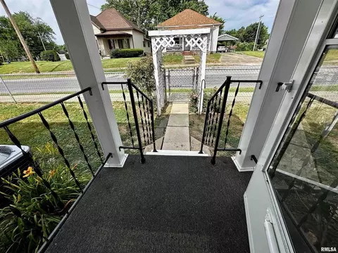 817 Bramlet St, Eldorado, IL 62930 photo 35