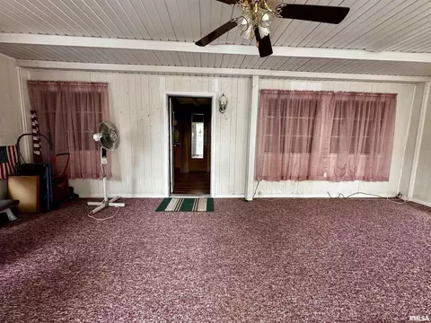 817 Bramlet St, Eldorado, IL 62930 photo 16