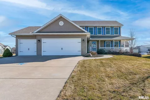 6655 Dorothys Dr, Bettendorf, IA 52722