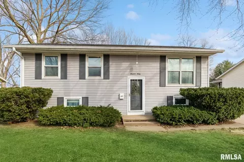 1440 16th Ave, Camanche, IA 52730