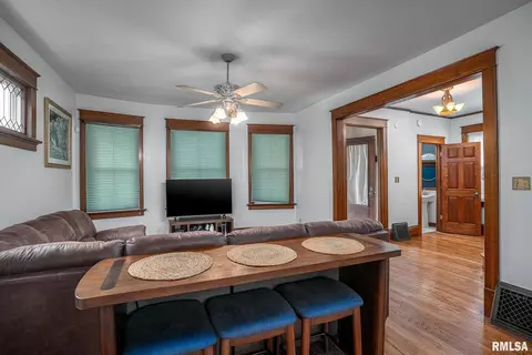 2118 14th St, Moline, IL 61265 photo 5
