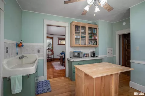2118 14th St, Moline, IL 61265 photo 8
