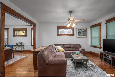 2118 14th St, Moline, IL 61265 photo 3