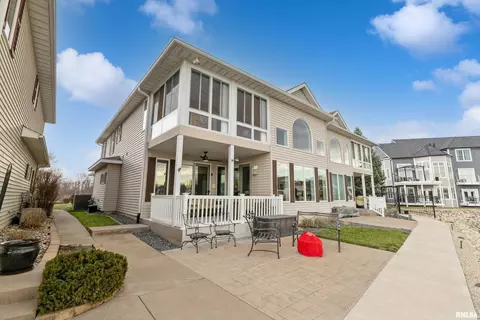 120 9th St, Hampton, IL 61256