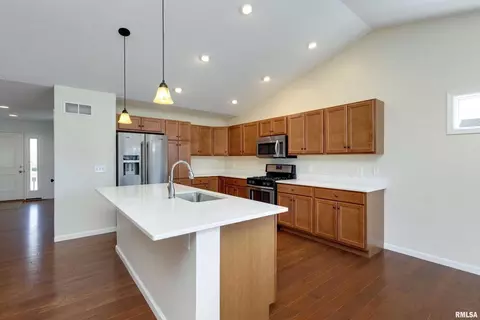 1714 E 6th St, Coal Valley, IL 61240 photo 12