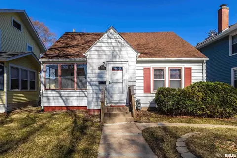 2714 E Pleasant St, Davenport, IA 52803