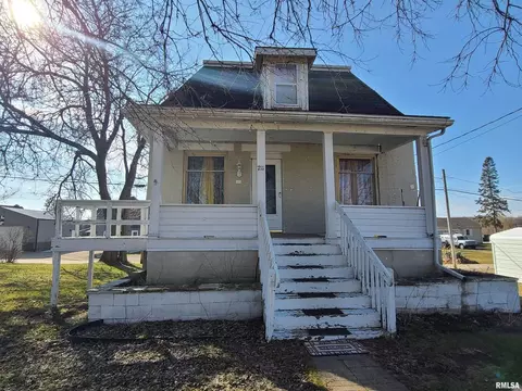 711 Poplar St, Savanna, IL 61074