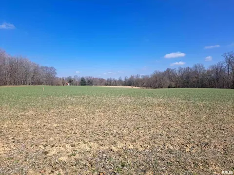 000 Jennie Ct, Carterville, IL 62918