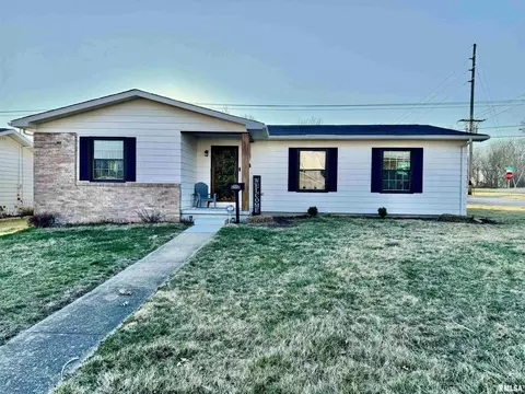 41 SW Crescent Dr, Mount Vernon, IL 62864