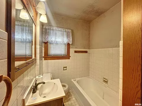1808 33rd St, Moline, IL 61265 photo 4