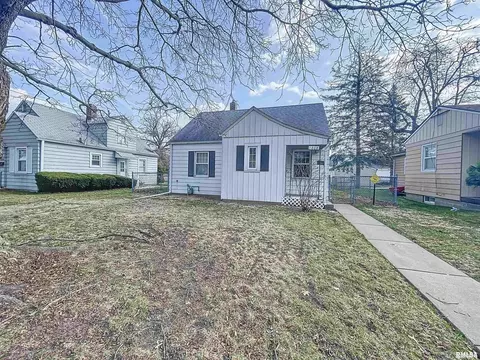1808 33rd St, Moline, IL 61265