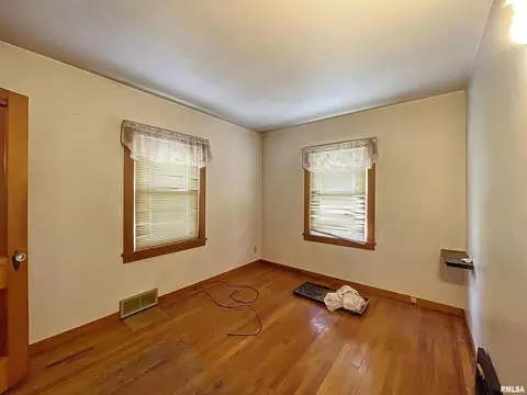 1808 33rd St, Moline, IL 61265 photo 6