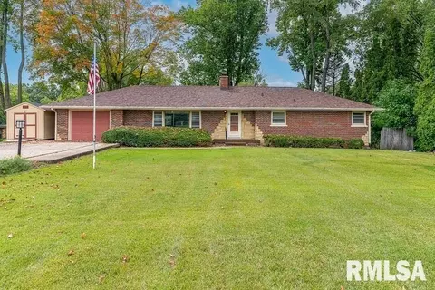 3105 E Kimberly Rd, Davenport, IA 52807