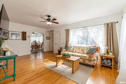 1108 W Main St, Thomson, IL 61285 photo 6
