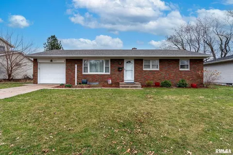 2637 Fillmore St, Davenport, IA 52804