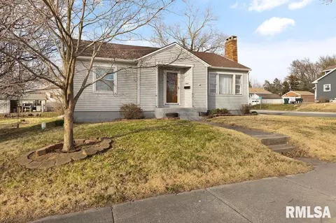 2061 Lind St, Quincy, IL 62301