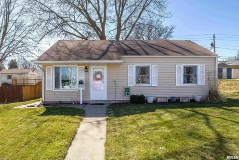 1639 W Hayes St, Davenport, IA 52804