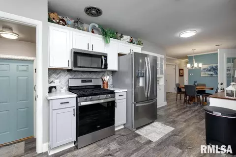 2819 26th St, Moline, IL 61265 photo 11