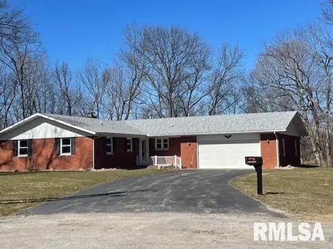 9004 141st St W, Taylor Ridge, IL 61284