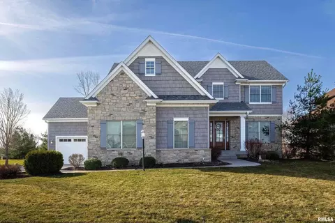 5867 Settlers Pointe Cir, Bettendorf, IA 52722