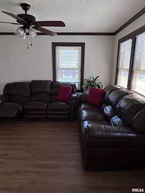 2406 48th St, Moline, IL 61265 photo 6