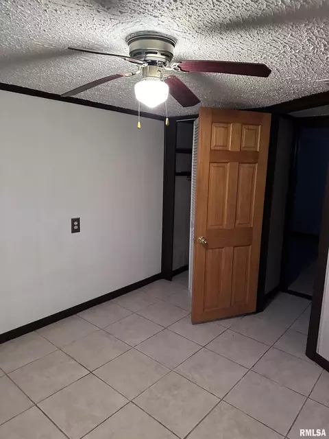 2406 48th St, Moline, IL 61265 photo 10