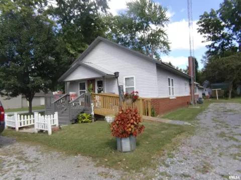 514 N Adams St, West Frankfort, IL 62896