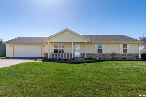2215 Darren Dr, Marion, IL 62959