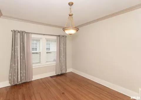 2319 6th St, Moline, IL 61265 photo 10
