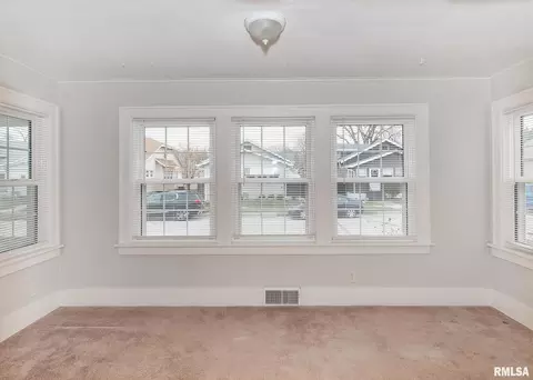 2319 6th St, Moline, IL 61265 photo 8