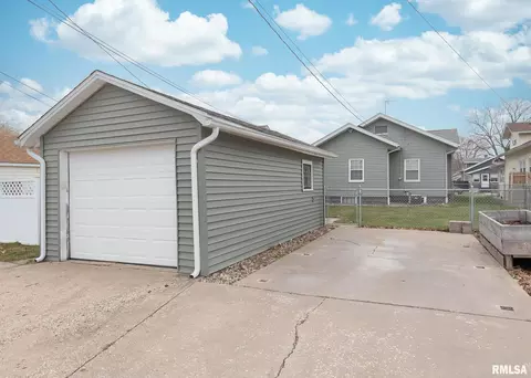 2319 6th St, Moline, IL 61265 photo 30