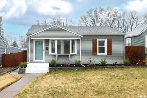 1337 W 38th St, Davenport, IA 52806