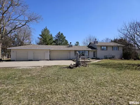 3810 S 33rd St, Muscatine, IA 52761