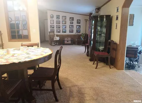 300 W 15th St, Christopher, IL 62822 photo 6