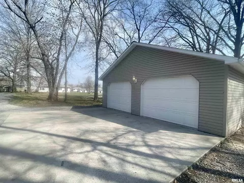 300 W 15th St, Christopher, IL 62822 photo 27