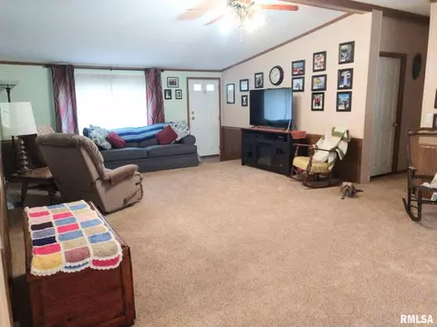 300 W 15th St, Christopher, IL 62822 photo 9