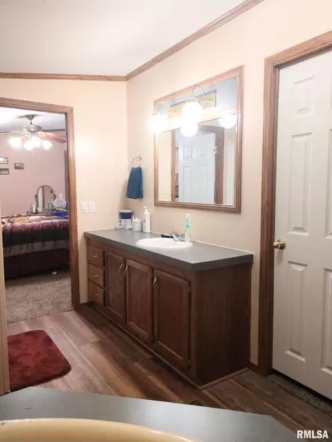 300 W 15th St, Christopher, IL 62822 photo 14