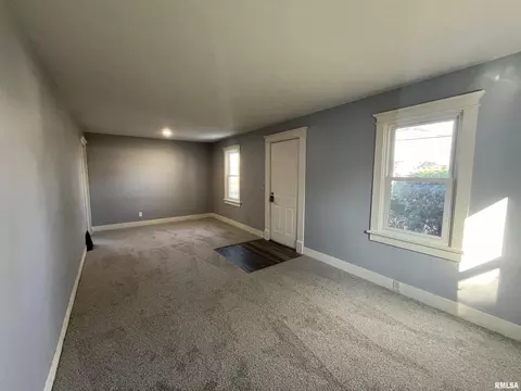 3205 39th St, Moline, IL 61265 photo 5