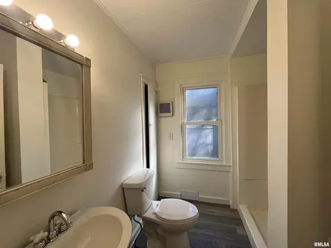 3205 39th St, Moline, IL 61265 photo 7