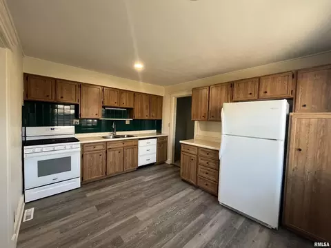 3205 39th St, Moline, IL 61265 photo 6