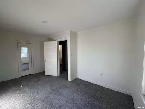 3205 39th St, Moline, IL 61265 photo 9