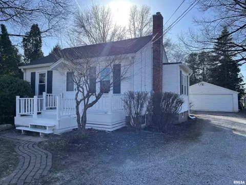 3205 39th St, Moline, IL 61265 photo 2