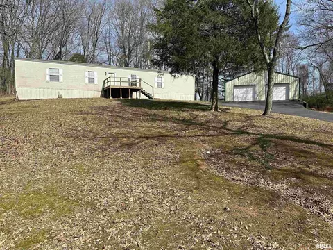 15960 Old Frankfort Rd, Johnston City, IL 62951