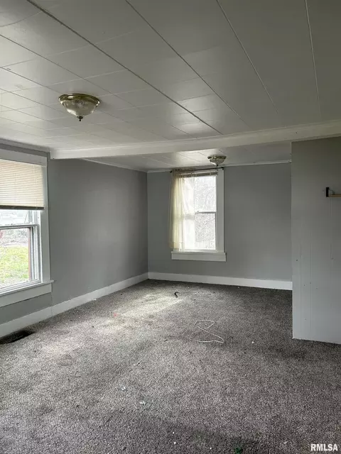 1188 23rd St, Moline, IL 61265 photo 2
