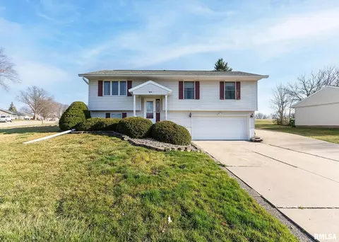 860 16th Ave NW, Clinton, IA 52732