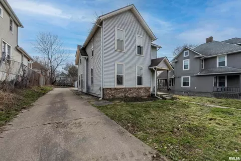 207 E Locust St, Davenport, IA 52803