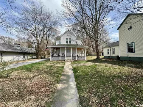 124 Walnut St, Carterville, IL 62918