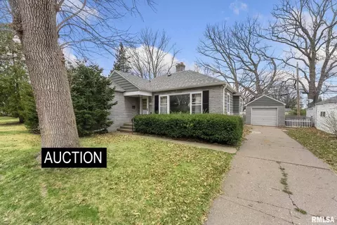 3416 Crestline Dr, Davenport, IA 52803